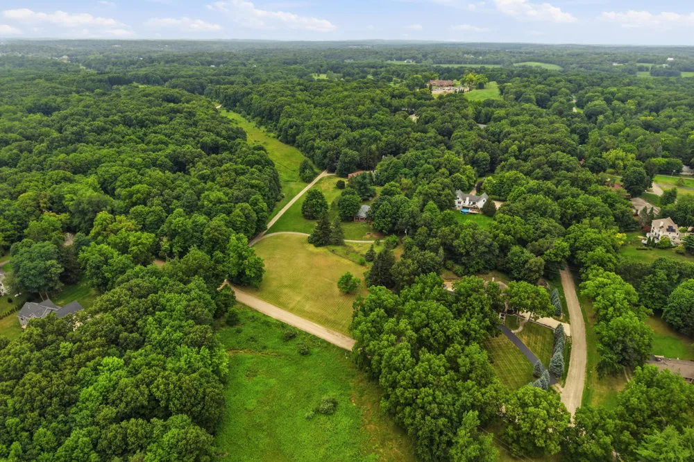 13489 Hyde Road Hartland, MI 48353