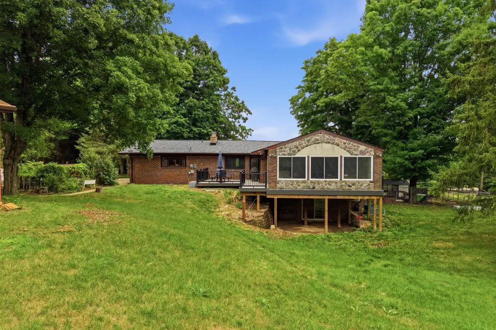 13489 Hyde Road Hartland, MI 48353