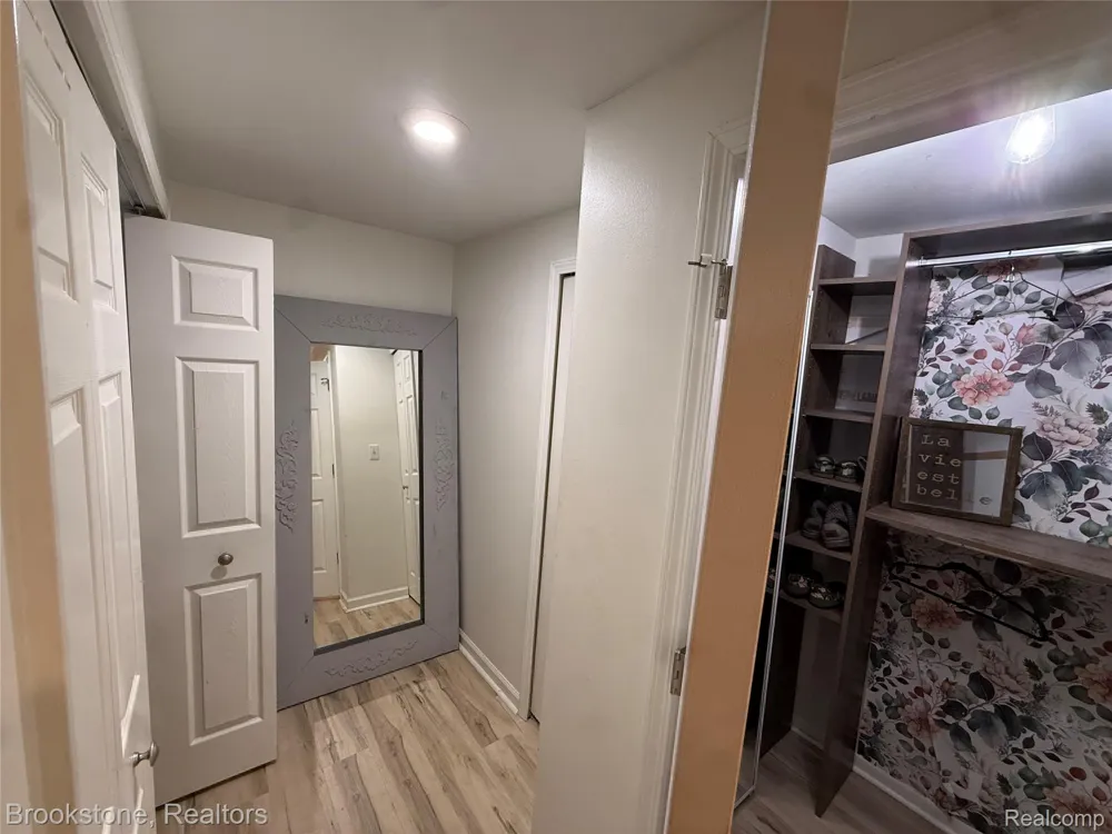 313 Castell Avenue Rochester City, MI 48307