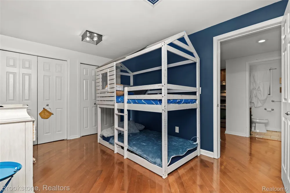 313 Castell Avenue Rochester City, MI 48307