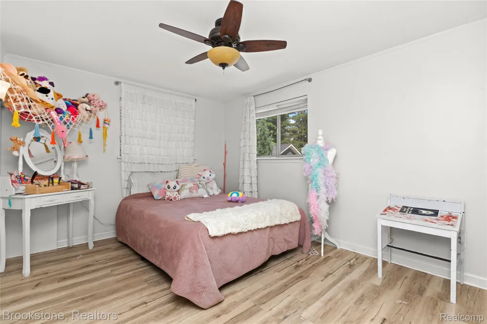 313 Castell Avenue Rochester City, MI 48307