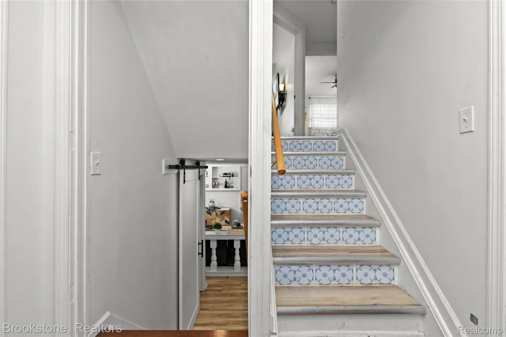 313 Castell Avenue Rochester City, MI 48307