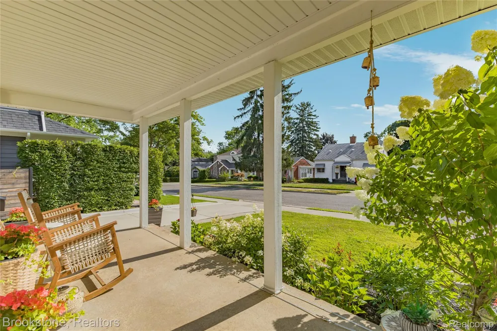 313 Castell Avenue Rochester City, MI 48307