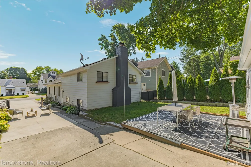 313 Castell Avenue Rochester City, MI 48307