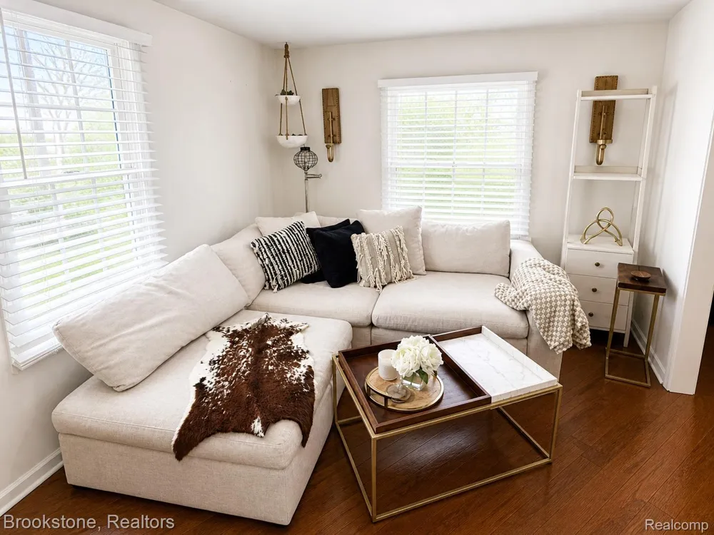 313 Castell Avenue Rochester City, MI 48307