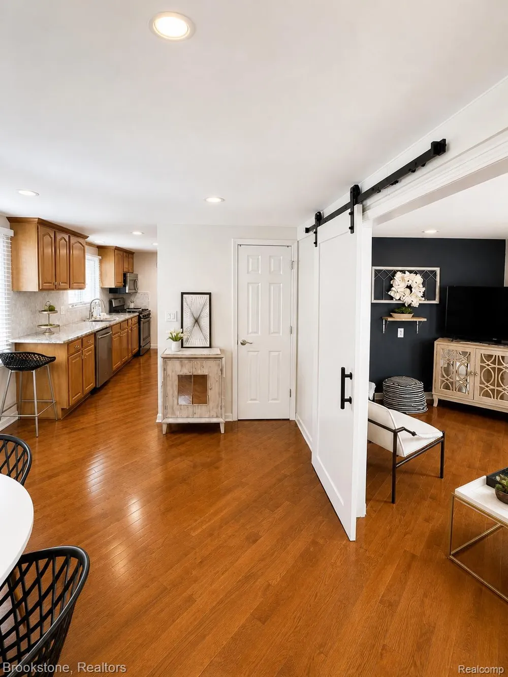 313 Castell Avenue Rochester City, MI 48307