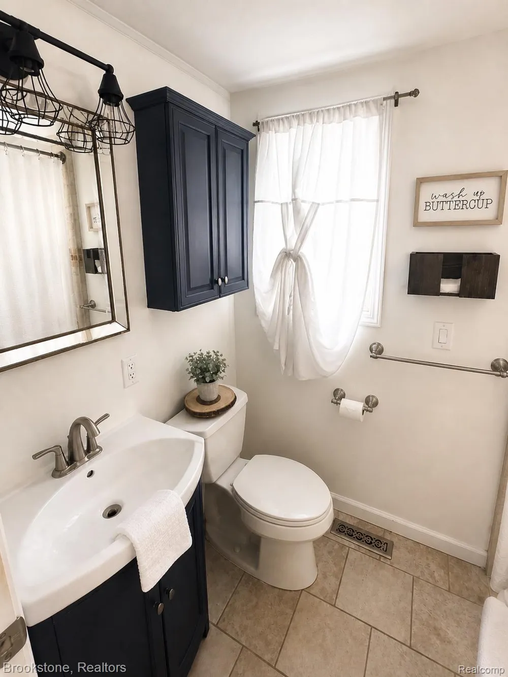 313 Castell Avenue Rochester City, MI 48307