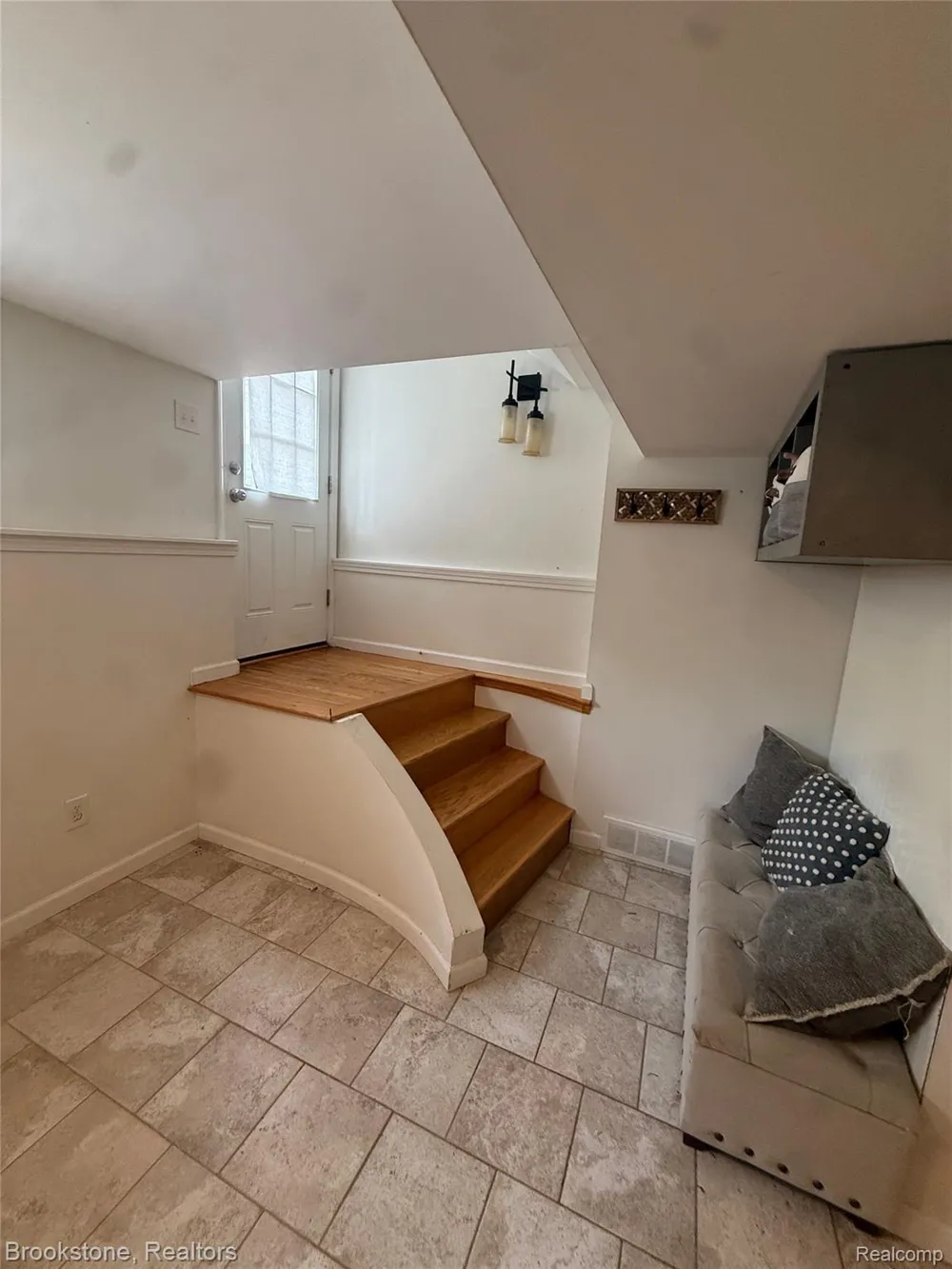 313 Castell Avenue Rochester City, MI 48307