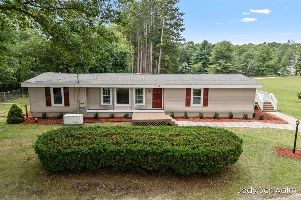 7129 Eldred Avenue NE Cannon Township, MI 49341