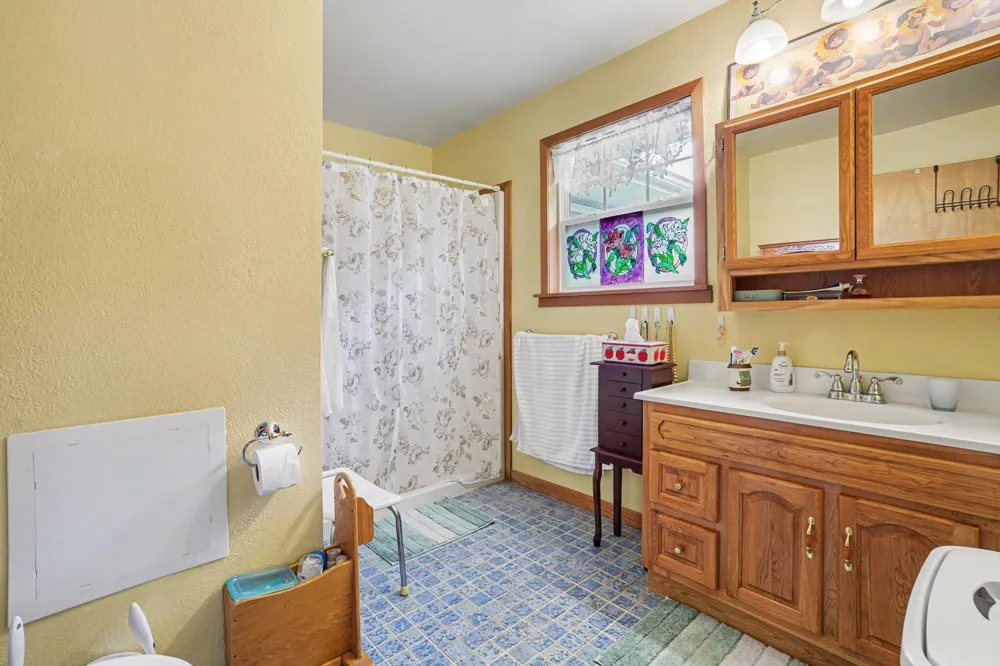1946 Nazareth Road Kalamazoo Charter Township, MI 49048