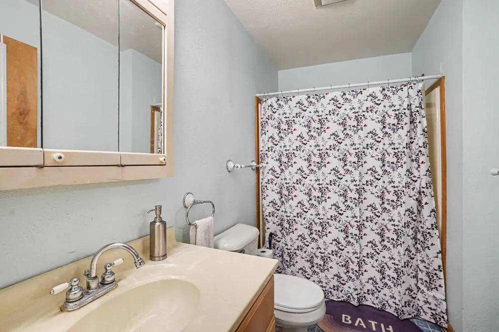 1946 Nazareth Road Kalamazoo Charter Township, MI 49048