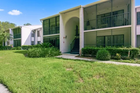 1204 PINE RIDGE CIRCLE W #C1