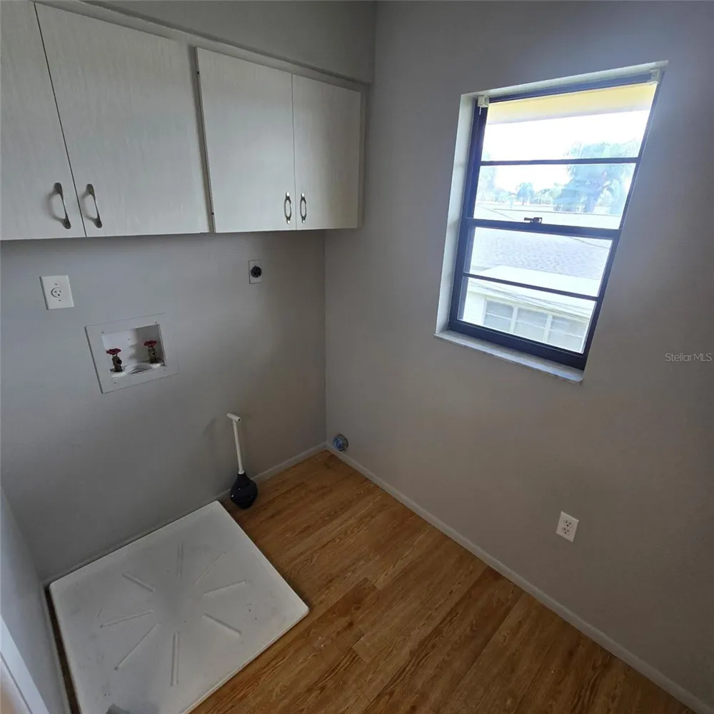 2415 BAYSHORE GARDENS PARKWAY #7 Bradenton, FL 34207