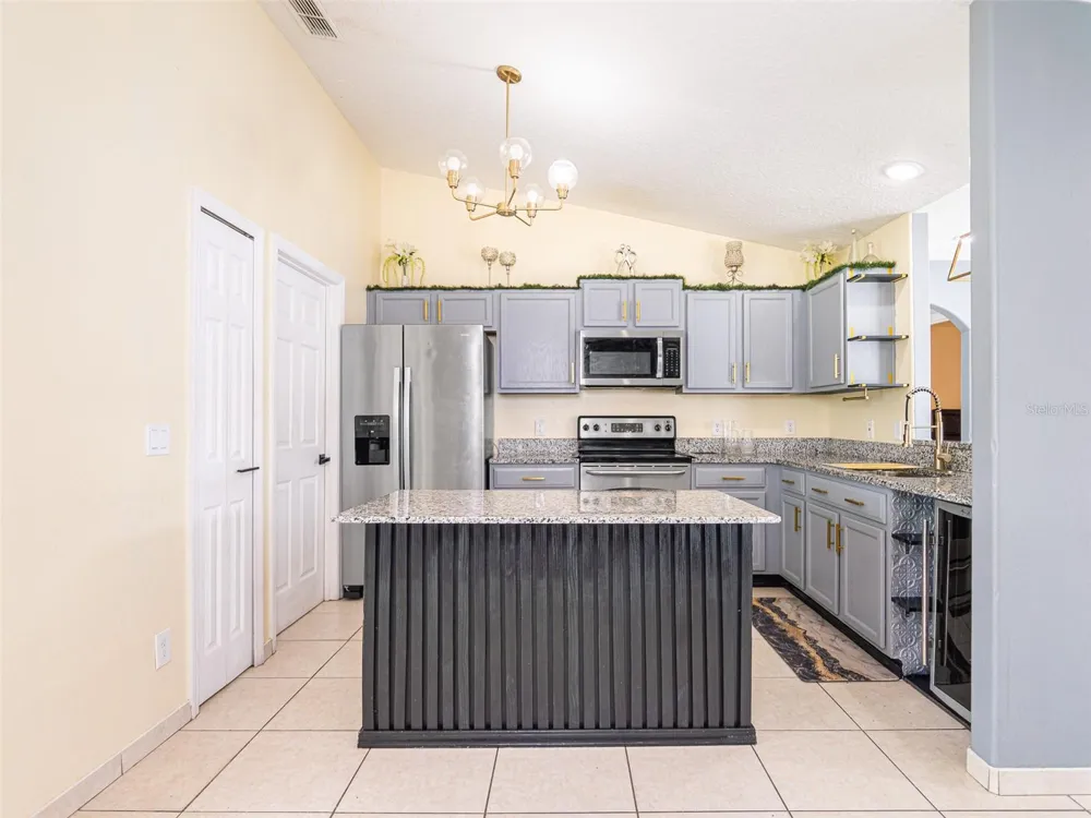 559 HUMMINGBIRD COURT Poinciana, FL 34759