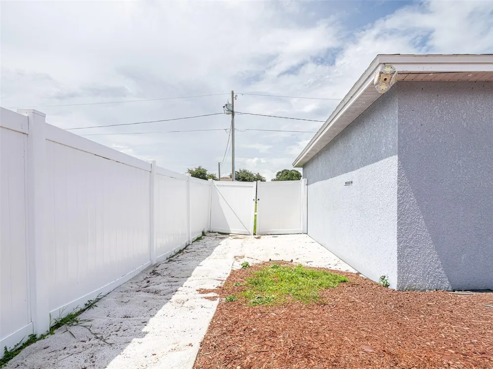 559 HUMMINGBIRD COURT Poinciana, FL 34759