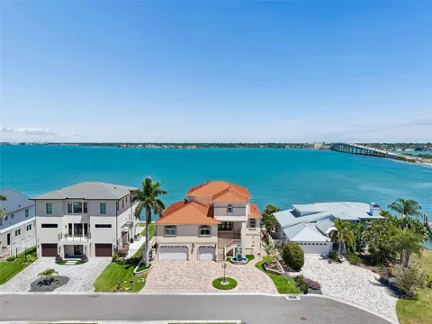 1203 BAY DRIVE