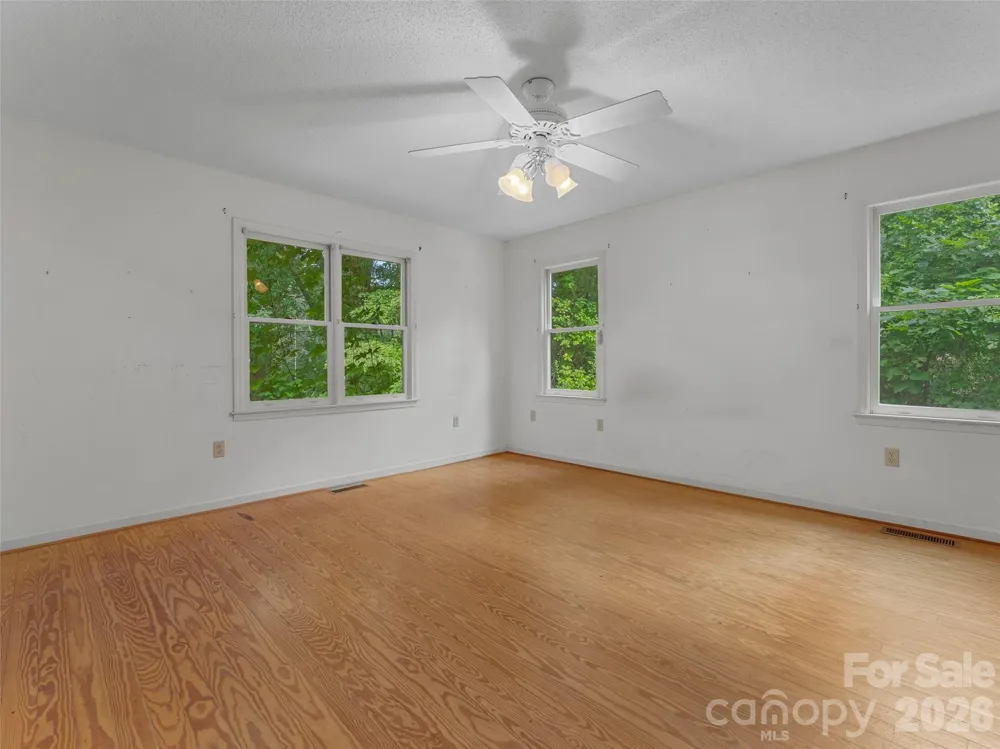 95 Substation Road Saluda, NC 28773