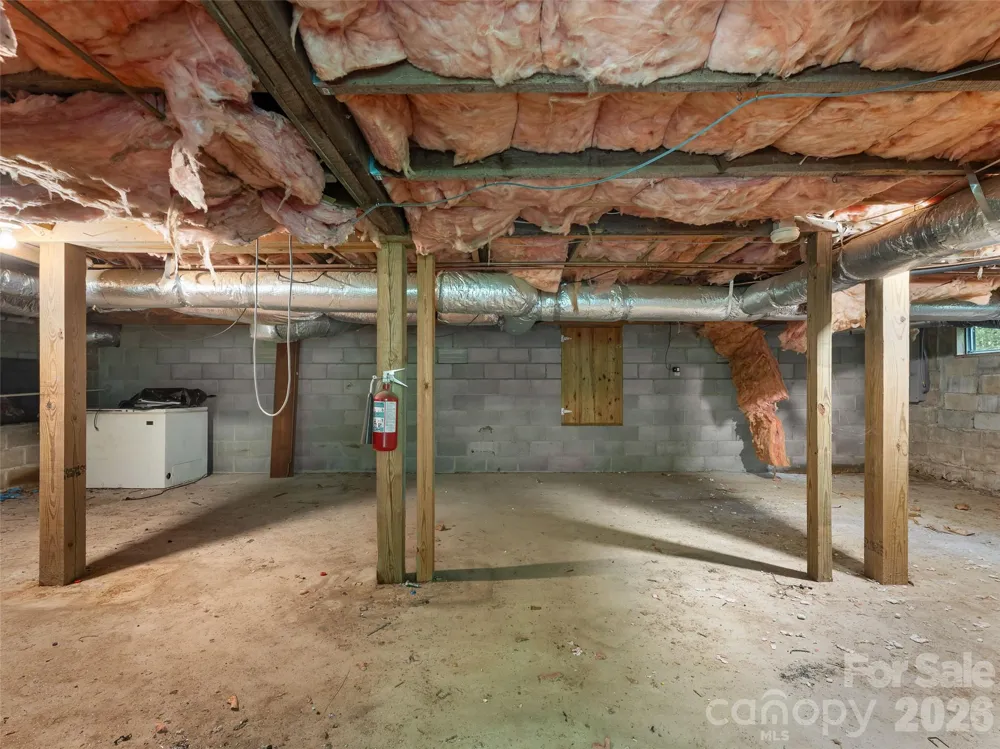95 Substation Road Saluda, NC 28773