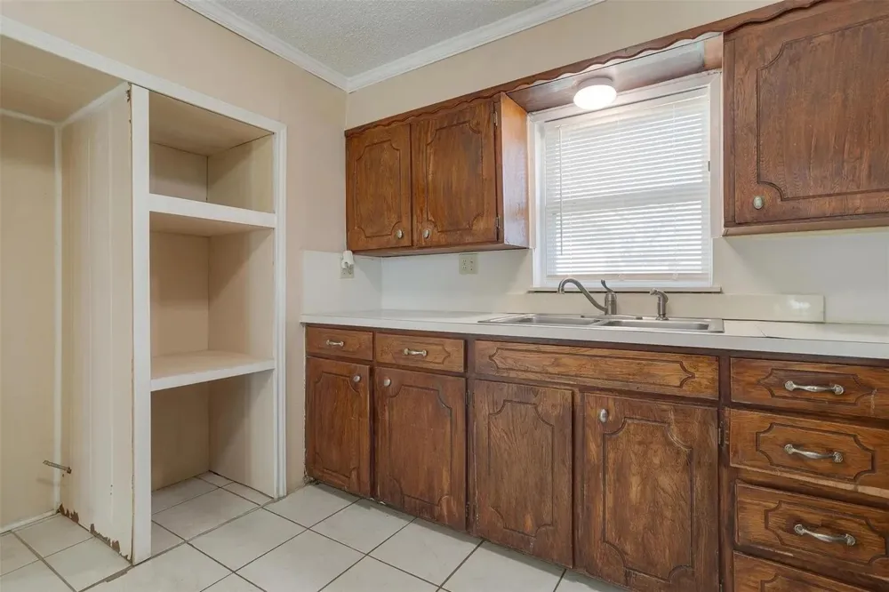 125 County Road 4850 Newark, TX 76071