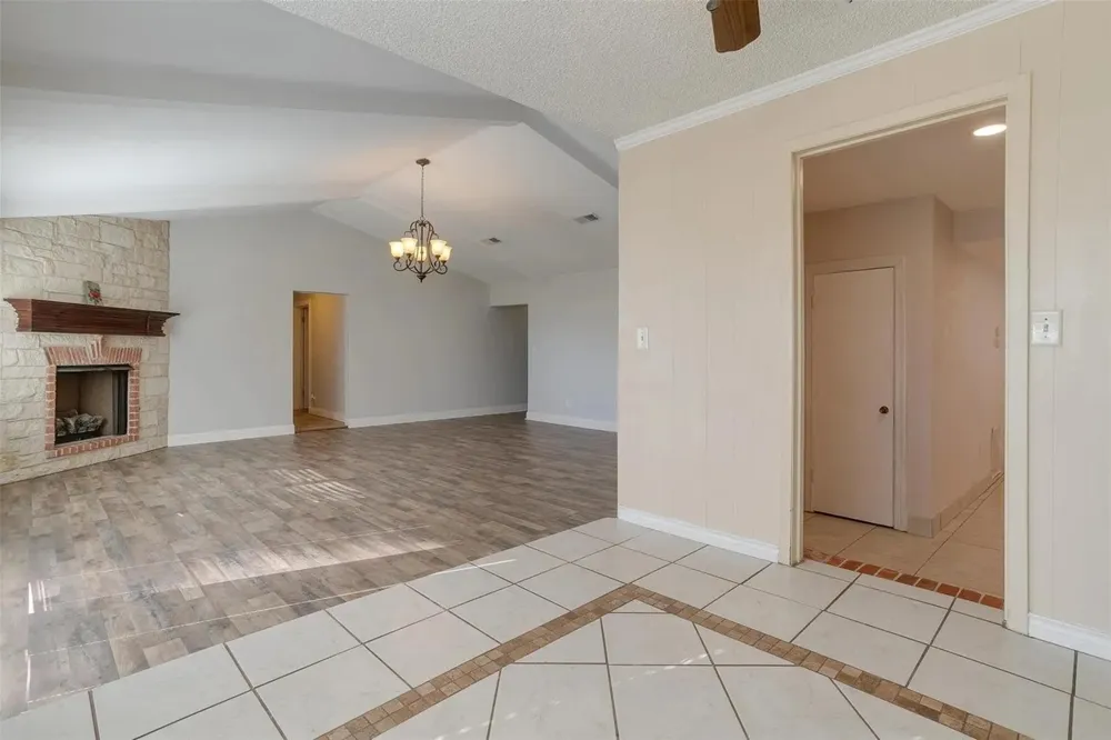 125 County Road 4850 Newark, TX 76071