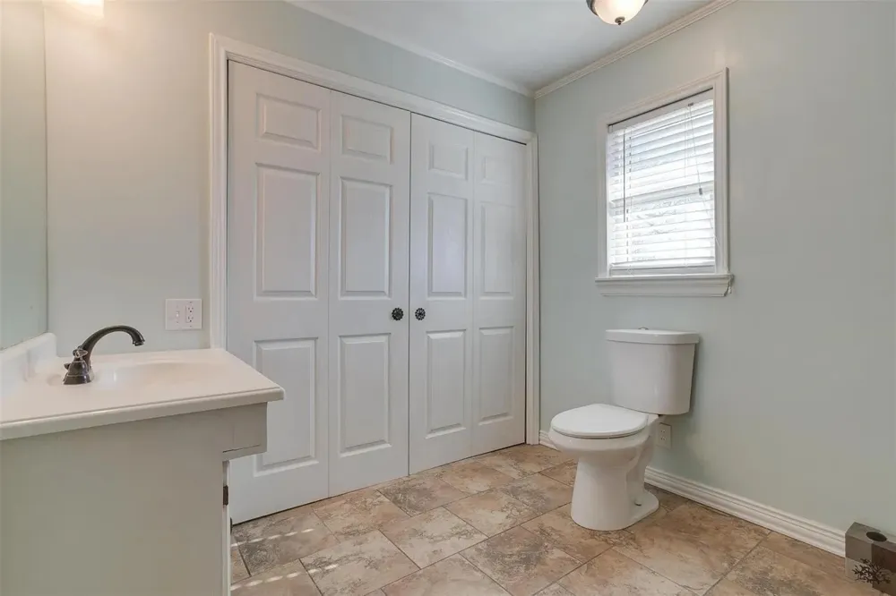125 County Road 4850 Newark, TX 76071
