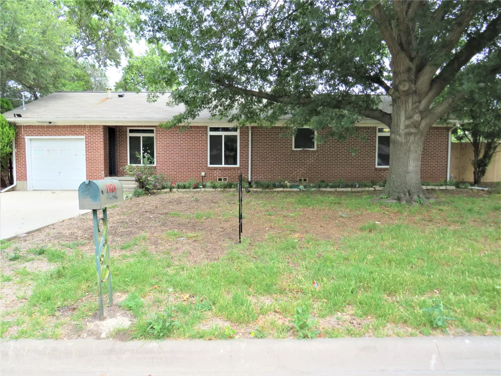 1026 Thomas Street Denton, TX 76201
