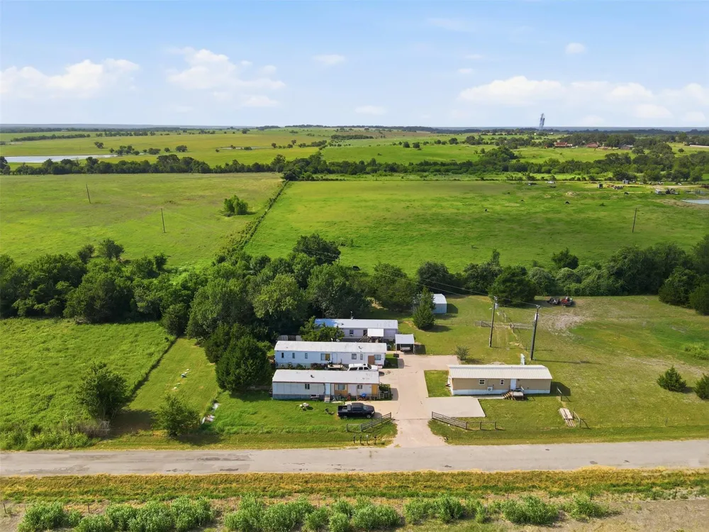 9355 Little Rocky Road Brenham, TX 77833