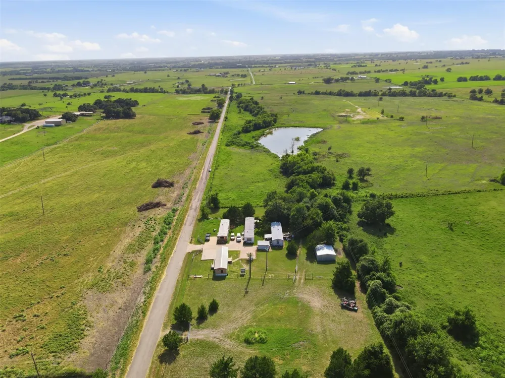 9355 Little Rocky Road Brenham, TX 77833