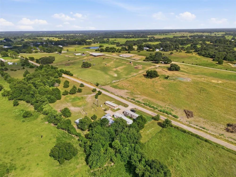 9355 Little Rocky Road Brenham, TX 77833