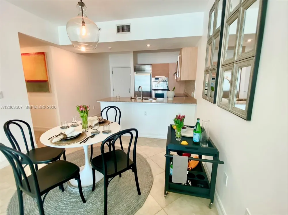 218 SE 14th St #2004 Miami, FL 33131