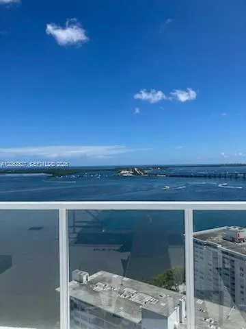 218 SE 14th St #2004 Miami, FL 33131