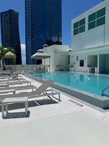 218 SE 14th St #2004 Miami, FL 33131