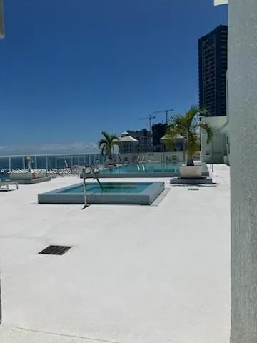 218 SE 14th St #2004 Miami, FL 33131