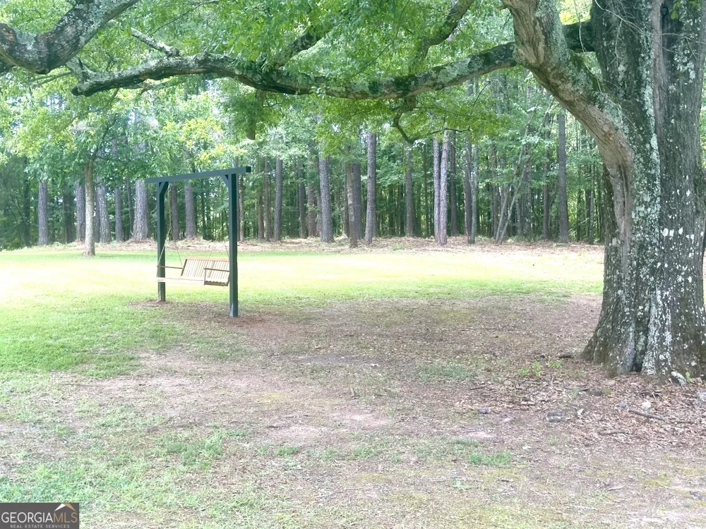 1966 Owens RD Woodbury, GA 30293