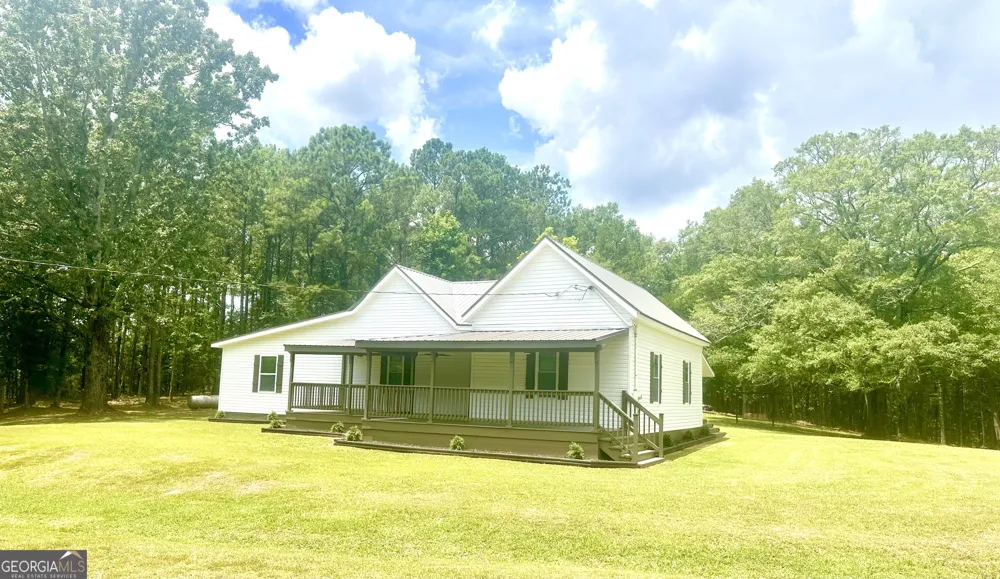 1966 Owens RD Woodbury, GA 30293