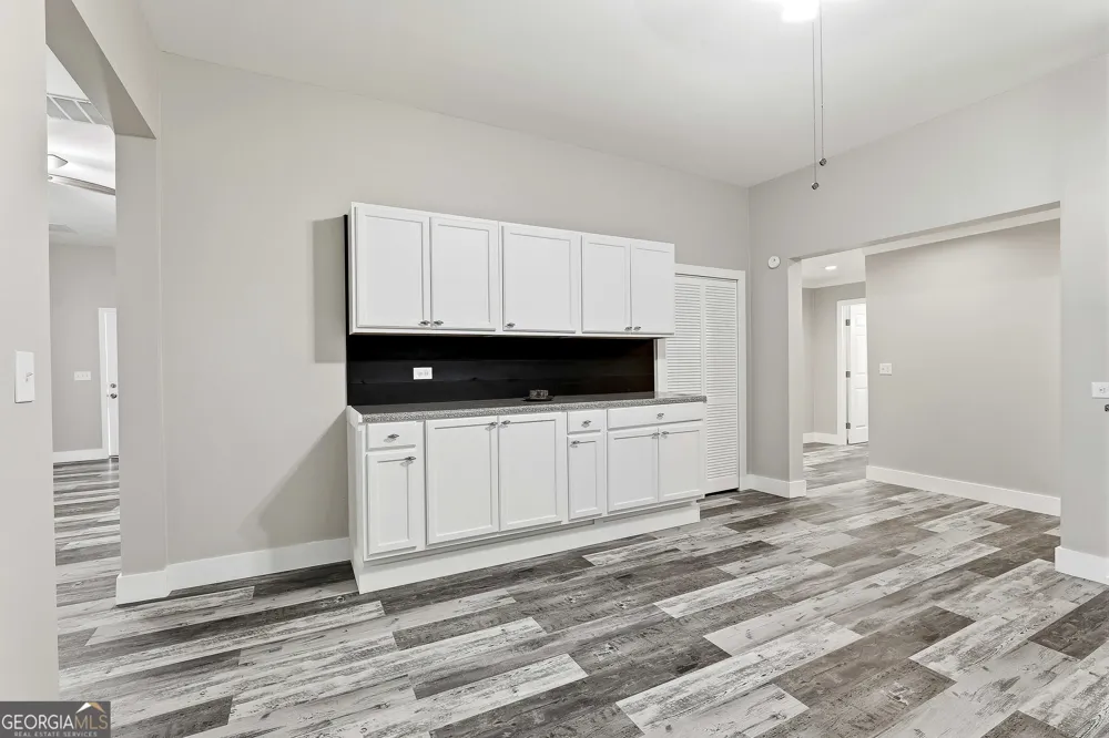 1966 Owens RD Woodbury, GA 30293