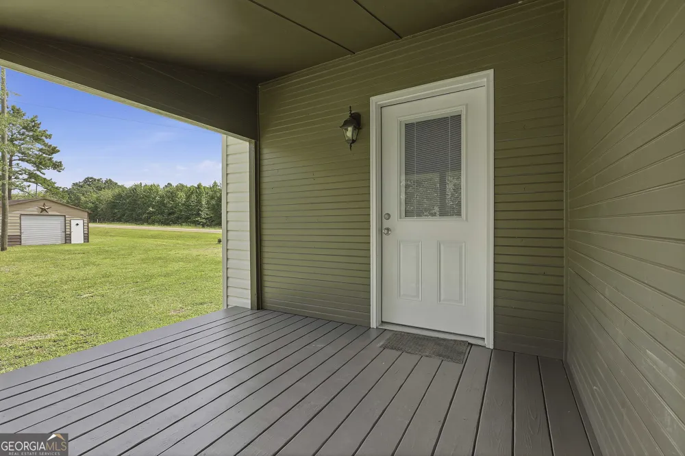 1966 Owens RD Woodbury, GA 30293