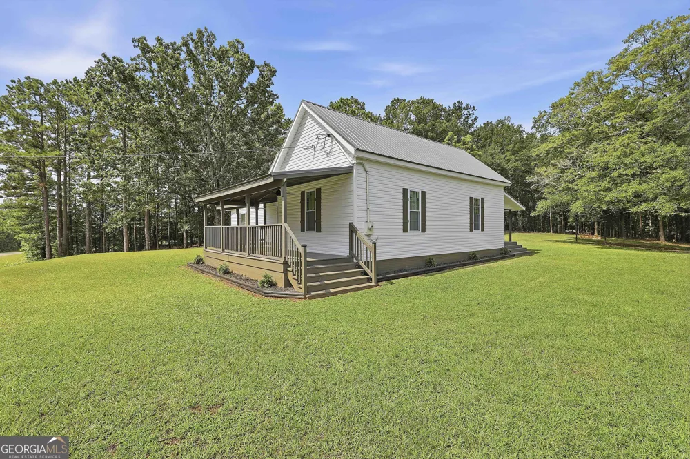 1966 Owens RD Woodbury, GA 30293