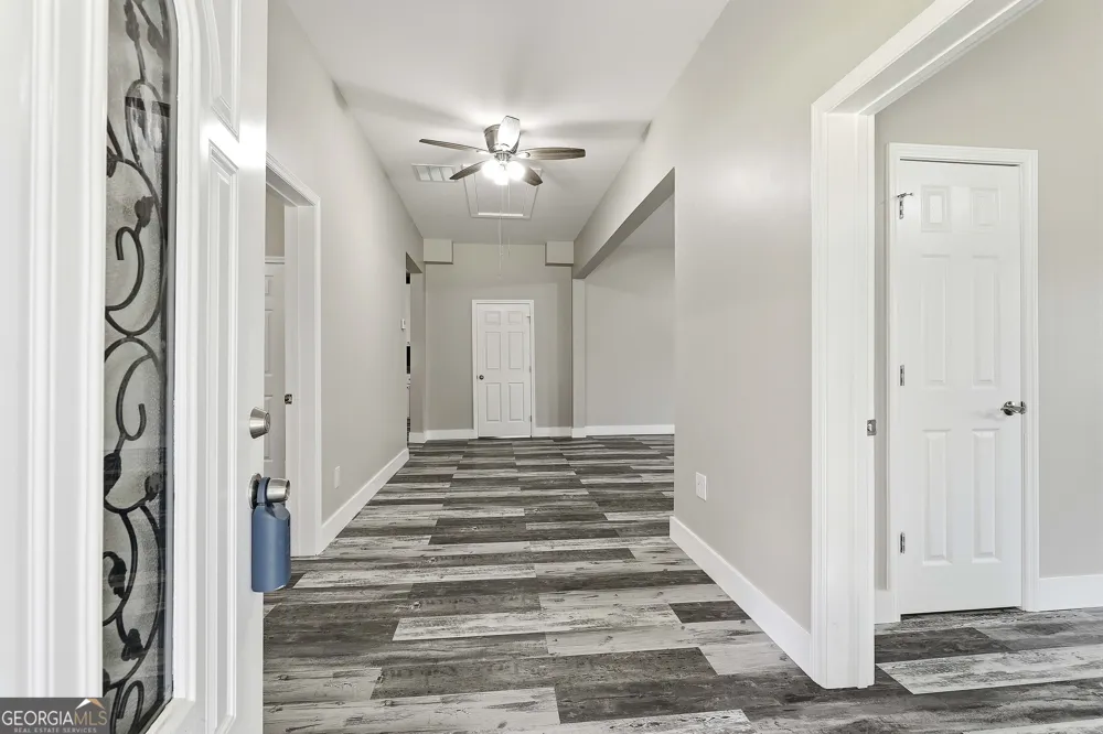 1966 Owens RD Woodbury, GA 30293