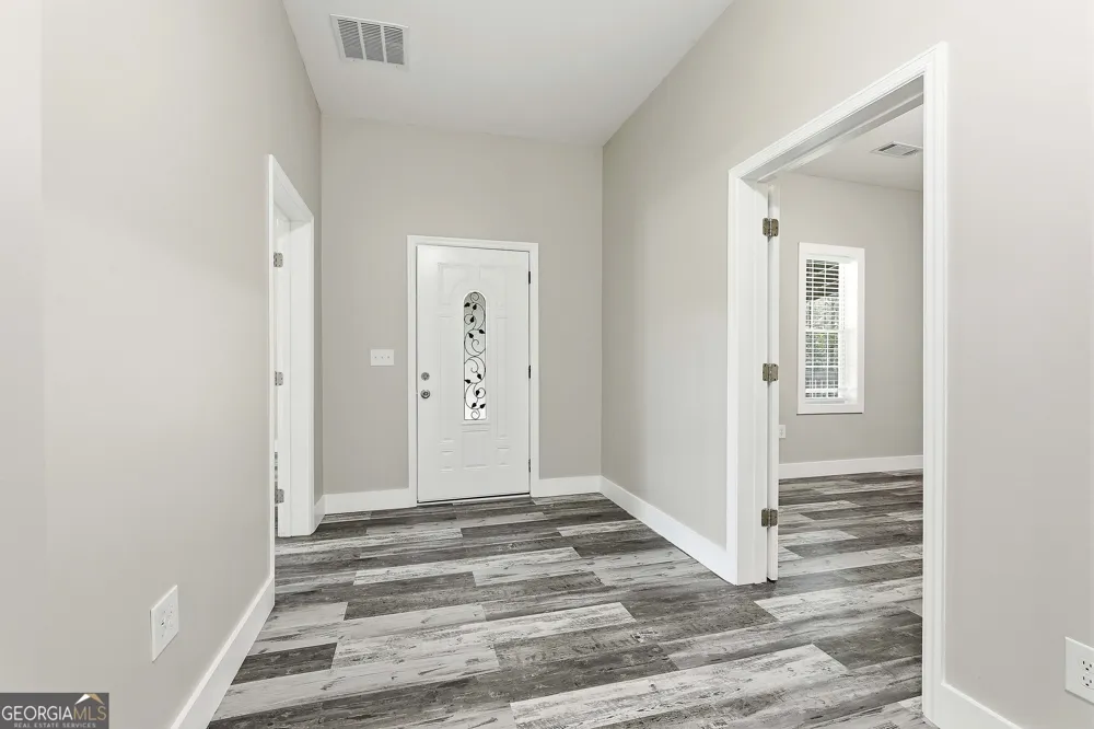 1966 Owens RD Woodbury, GA 30293