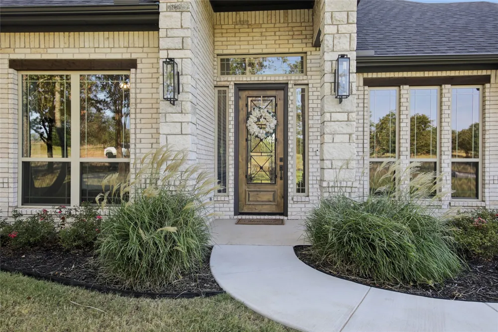 1109 Gonzollas Road Springtown, TX 76082