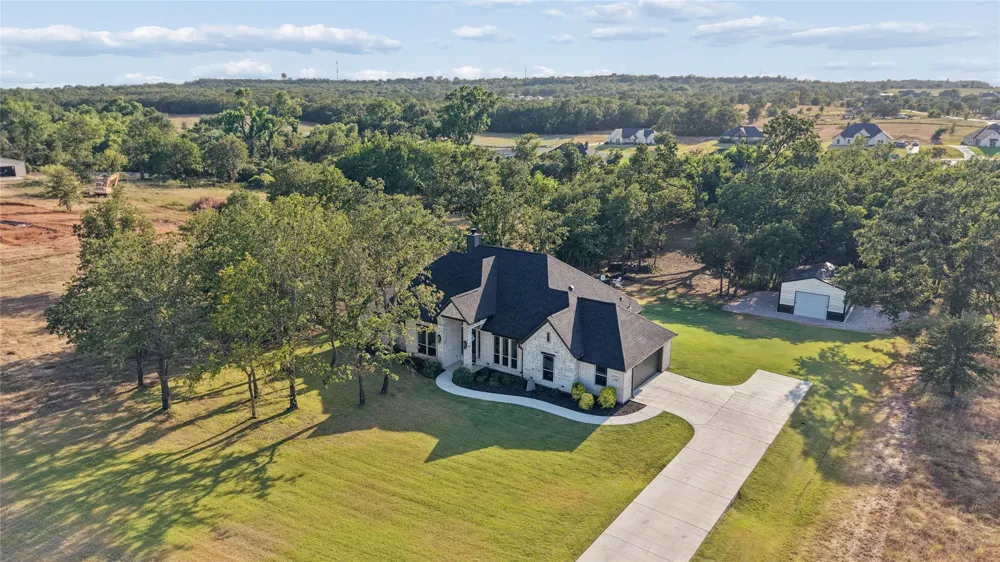 1109 Gonzollas Road Springtown, TX 76082