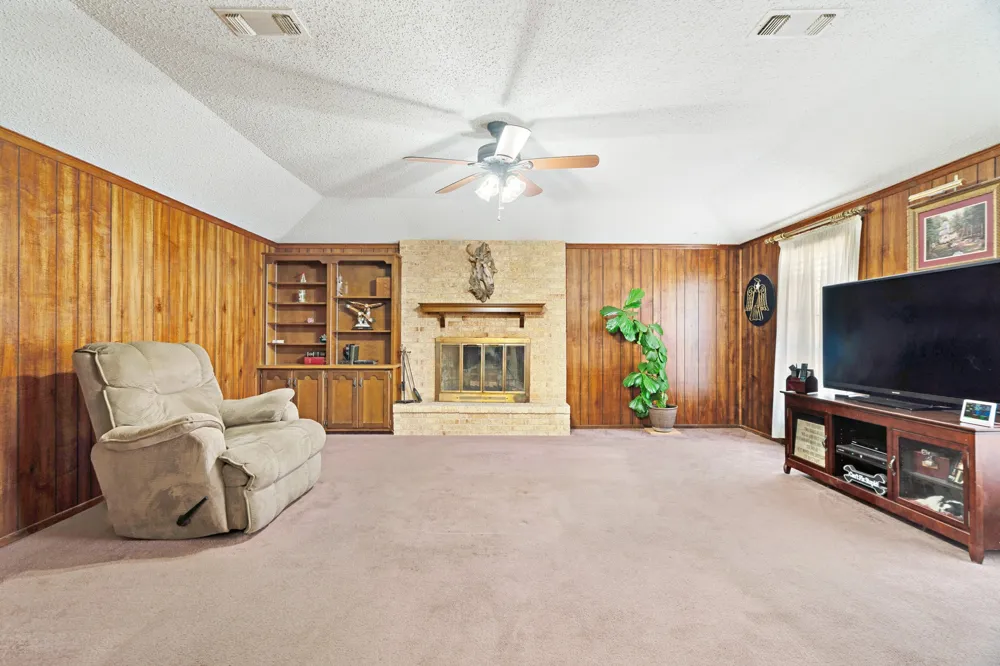 3450 Vagas Drive Paris, TX 75462