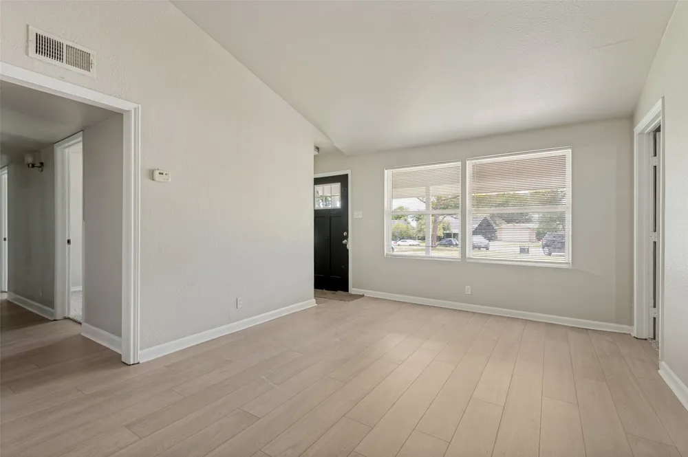 3221 Ridgeview Circle Irving, TX 75062