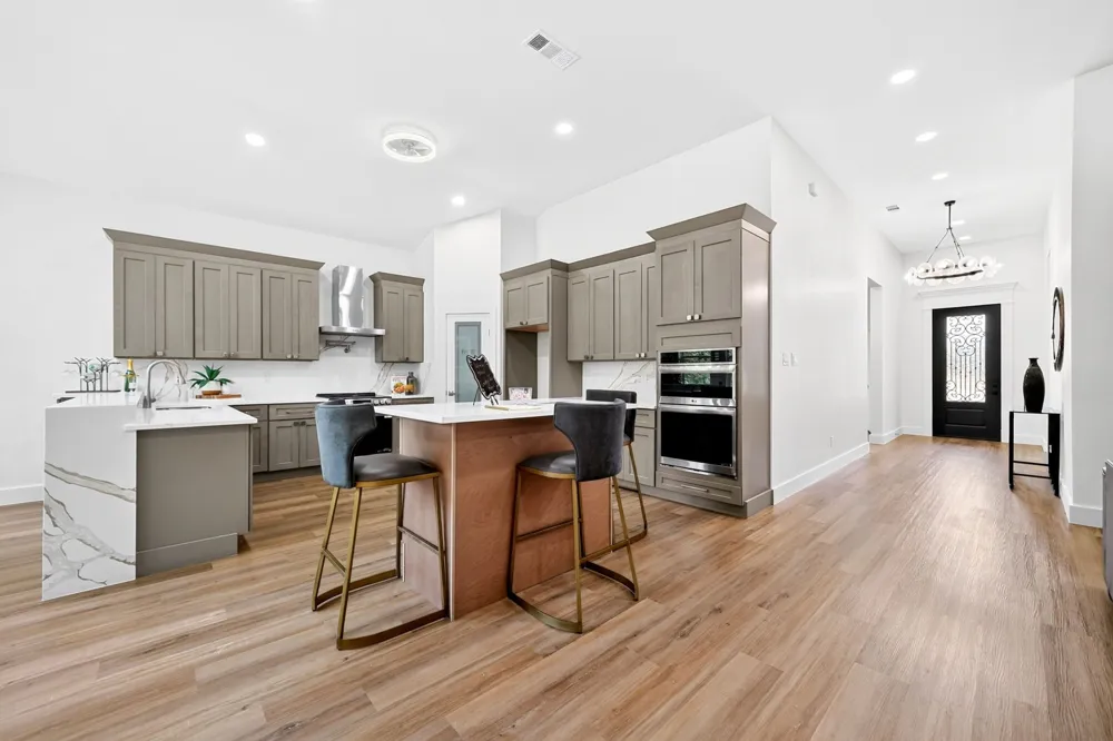 1250 Southfork Waxahachie, TX 75167