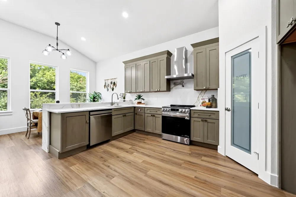 1250 Southfork Waxahachie, TX 75167