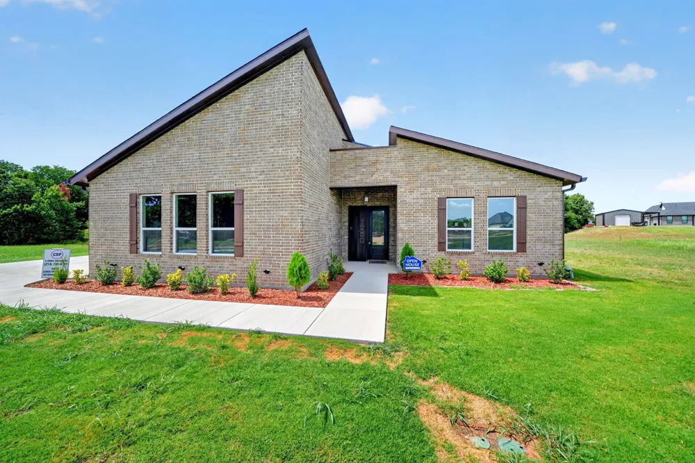 1250 Southfork Waxahachie, TX 75167