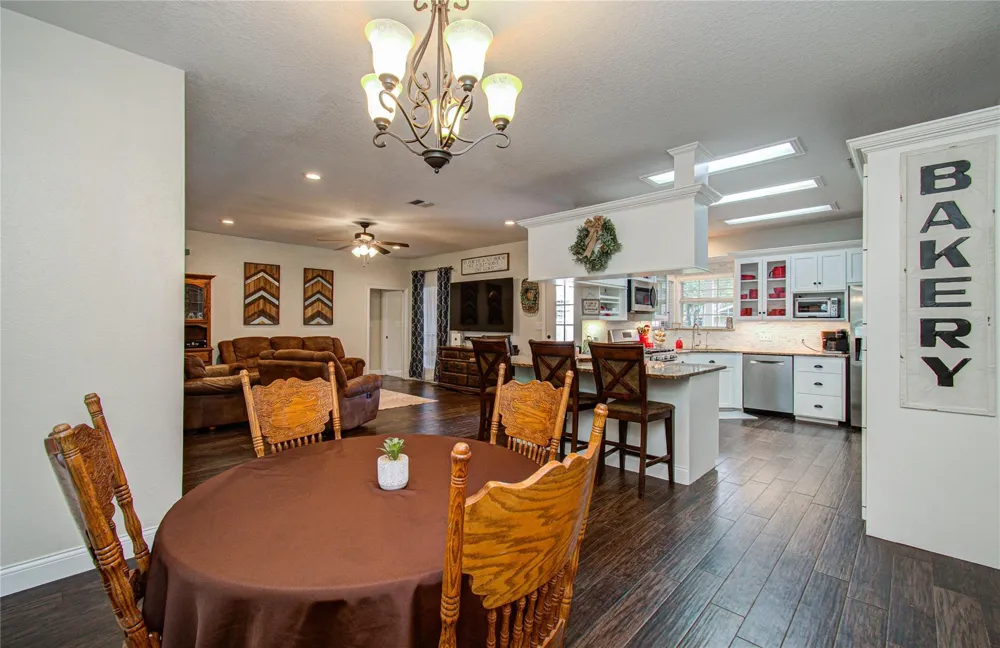 9501 Gene Street Needville, TX 77461