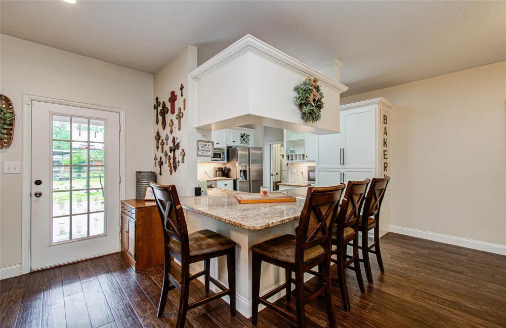 9501 Gene Street Needville, TX 77461