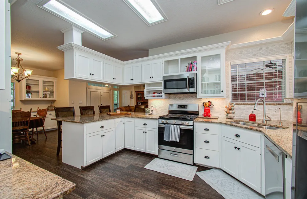 9501 Gene Street Needville, TX 77461